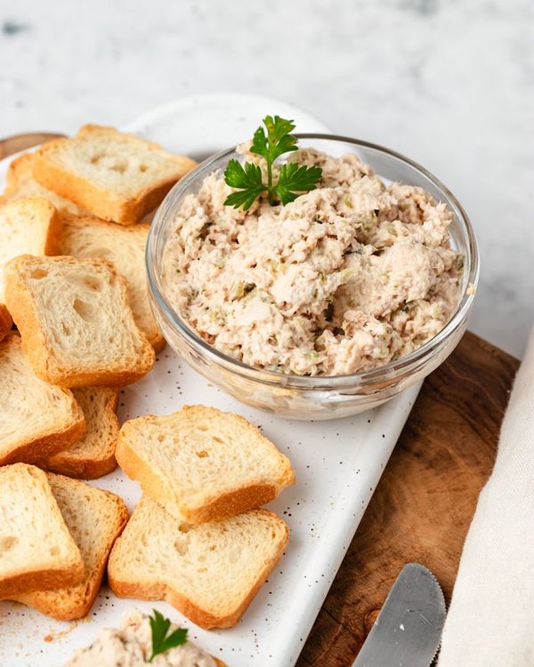 Patê de atum com torradinhas